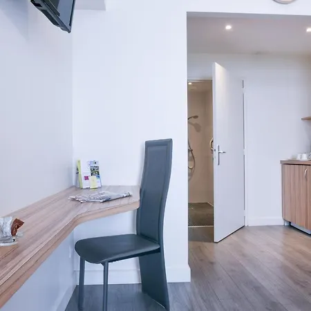 Hotel Logis Hotels Gnac E Pause 3*