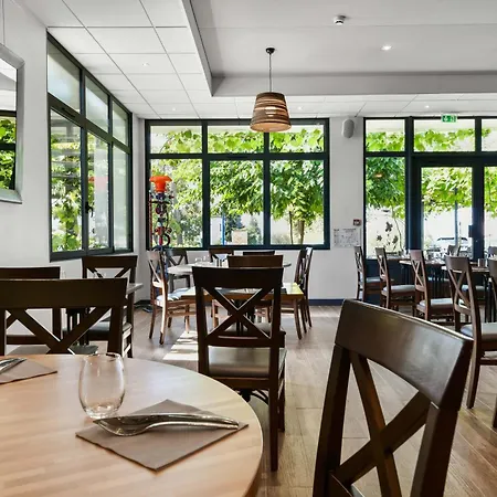 Hotel Logis Hotels Gnac E Pause