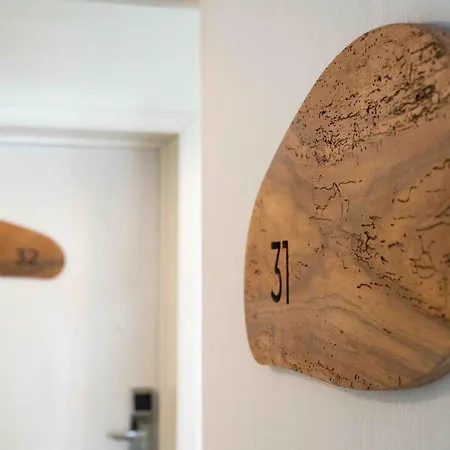 Hotel Logis Hotels Gnac E Pause 3*