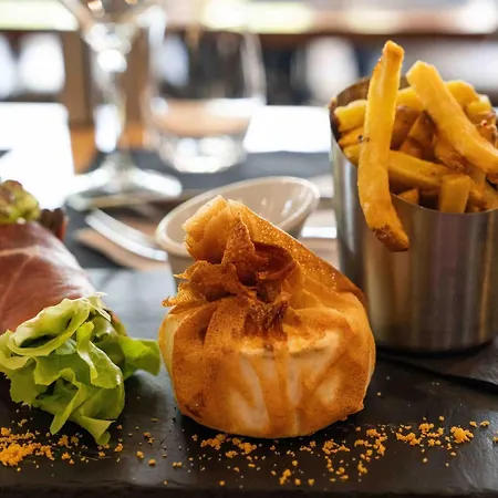 Hotel Logis Hotels Gnac E Pause 3*