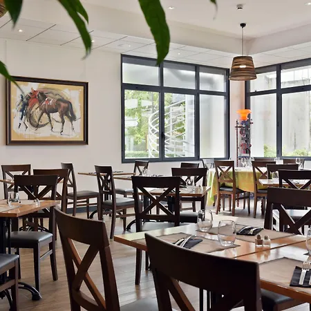 Hotel Logis Hotels Gnac E Pause 3*